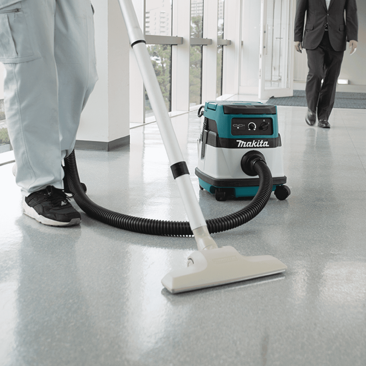 Picture of 18V X2 LXT Lithium-Ion (36V) Cordless/Corded 2.1 Gallon HEPA Filter Dry Dust Extractor/Vacuum, Tool Only, Picture 4